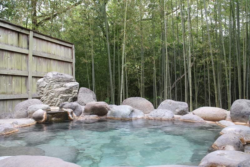 Rotenburo (Open-air Onsen)